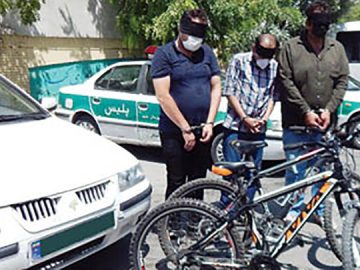 سارق دوچرخه در حین سرقت دستگیر شد
