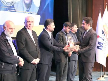  اعطای «تندیس زرین رضایتمندی مشتریان» به شرکت توسعه آهن و فولاد گل‌گهر