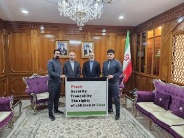 تجلیل از دو ورزشکار سیرجانی در مراسم تجدید میثاق جامعه ورزش با آرمان‌های امام خمینی (ره)
