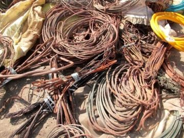 انهدام باند ۴ نفره سارقان کابل‌های برق و موتور کولر در سیرجان